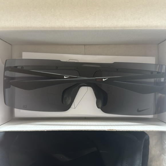 Nike sunglasses - Picture 2 of 5